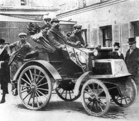 Ein Panhard-Levassor-Auto gewinnt den ersten Preis, 1891
